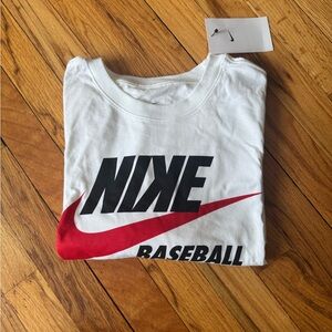 Nike Men’s White and Red Baseball Tee Sz L